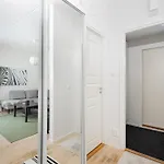 Lakeside Retreat Near The University, With 2 Free Parking Spots *