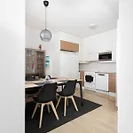 Lakeside Retreat Near The University, With 2 Free Parking Spots * Oulu