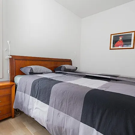 Apartmán Lakeside Retreat Near The University, With 2 Free Parking Spots Oulu