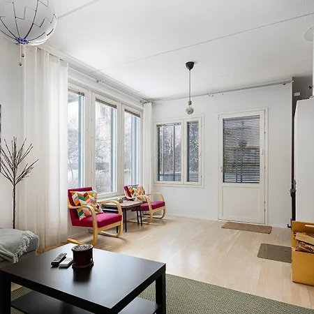 Lakeside Retreat Near The University, With 2 Free Parking Spots