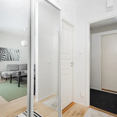 Lakeside Retreat Near The University, With 2 Free Parking Spots *