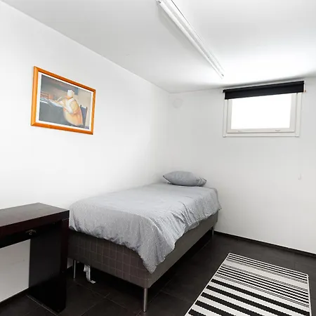 Lakeside Retreat Near The University, With 2 Free Parking Spots Apartamento *