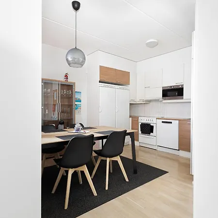 Lakeside Retreat Near The University, With 2 Free Parking Spots * Oulu
