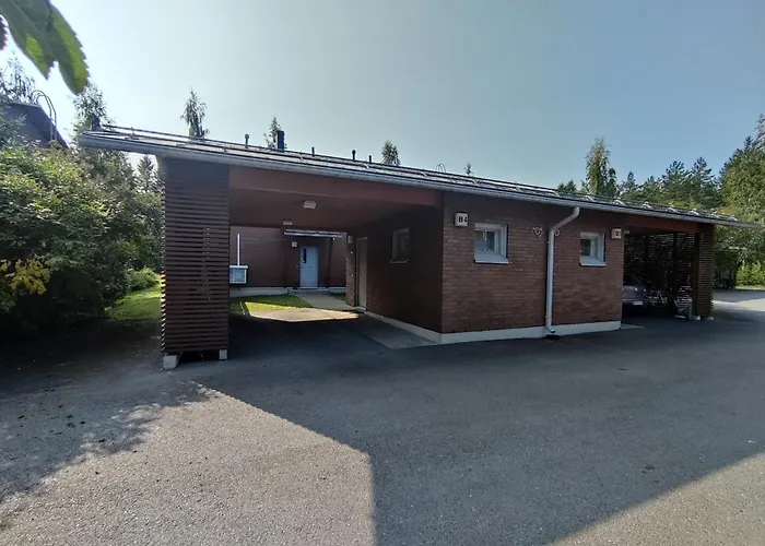 Lakeside Retreat Near The University, With 2 Free Parking Spots شقة