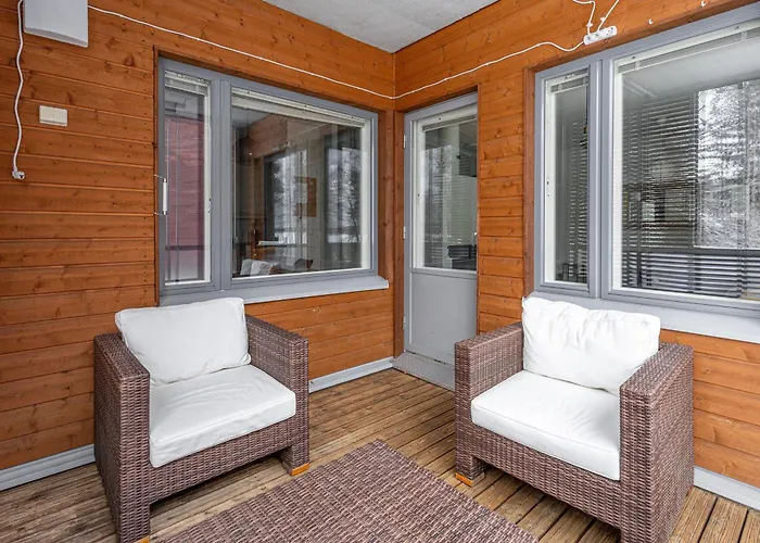 Lakeside Retreat Near The University, With 2 Free Parking Spots شقة