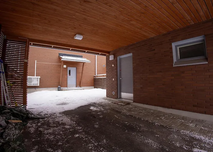 Lakeside Retreat Near The University, With 2 Free Parking Spots