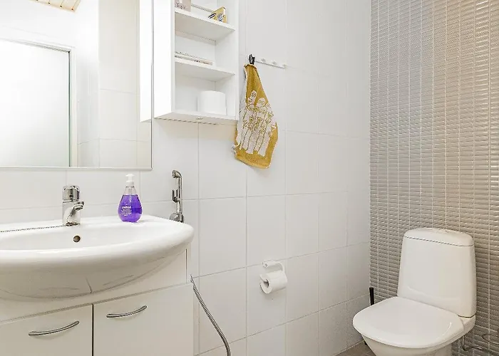 Lakeside Retreat Near The University, With 2 Free Parking Spots شقة *