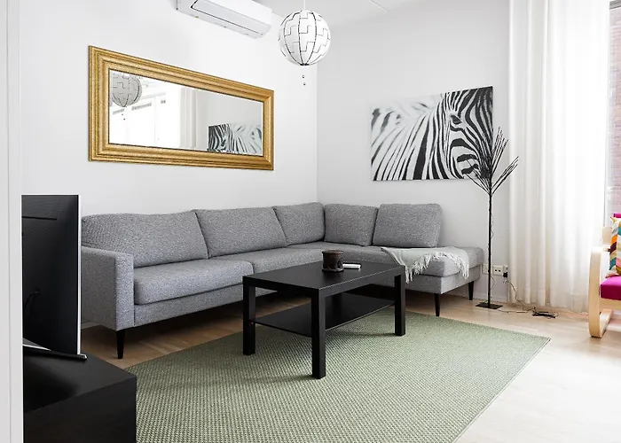 Lakeside Retreat Near The University, With 2 Free Parking Spots *