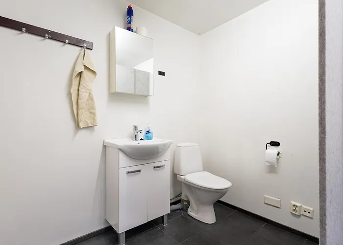 Lakeside Retreat Near The University, With 2 Free Parking Spots أولو