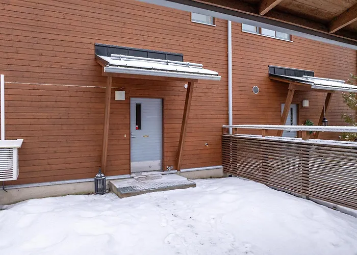 Lakeside Retreat Near The University, With 2 Free Parking Spots شقة