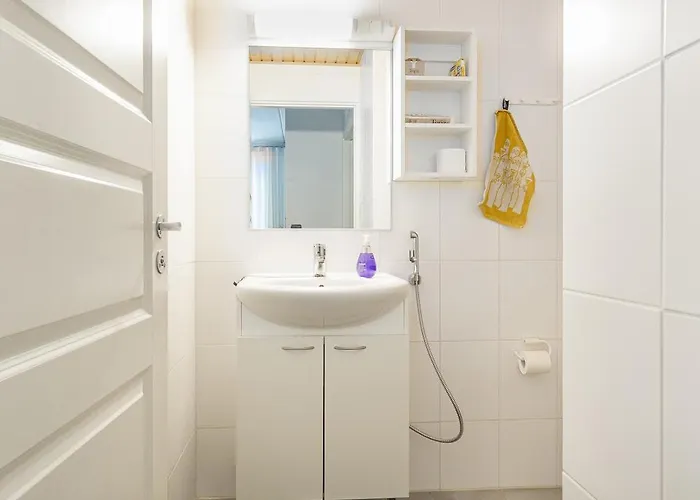 公寓 Lakeside Retreat Near The University, With 2 Free Parking Spots *