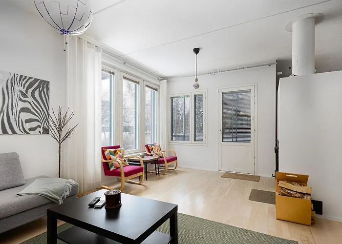 Lakeside Retreat Near The University, With 2 Free Parking Spots