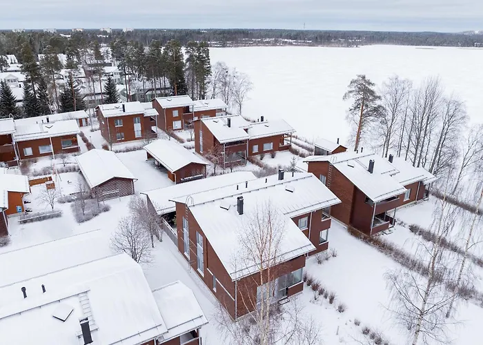 Lakeside Retreat Near The University, With 2 Free Parking Spots